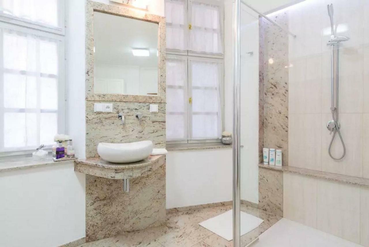 Quiet Apartment In The Heart Of Old Town Centre Praha Bagian luar foto