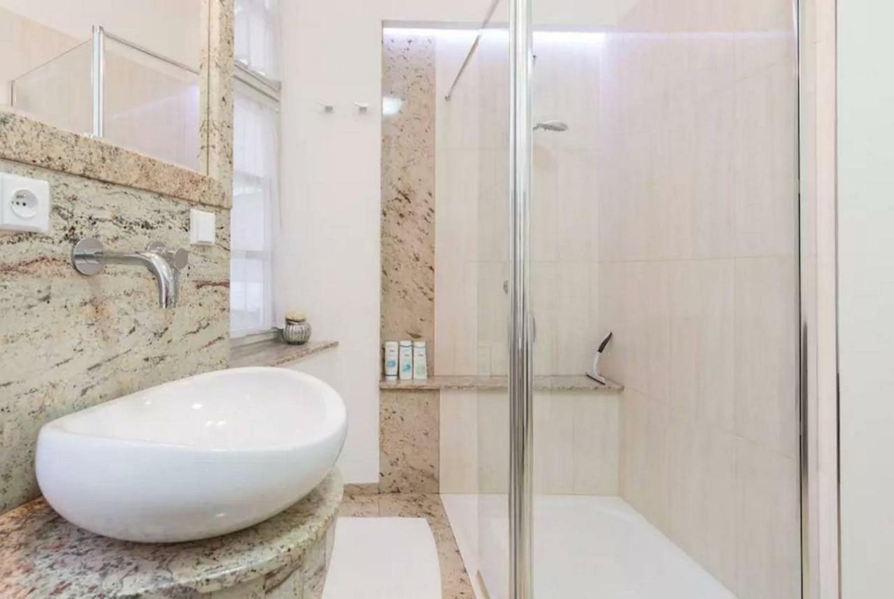 Quiet Apartment In The Heart Of Old Town Centre Praha Bagian luar foto