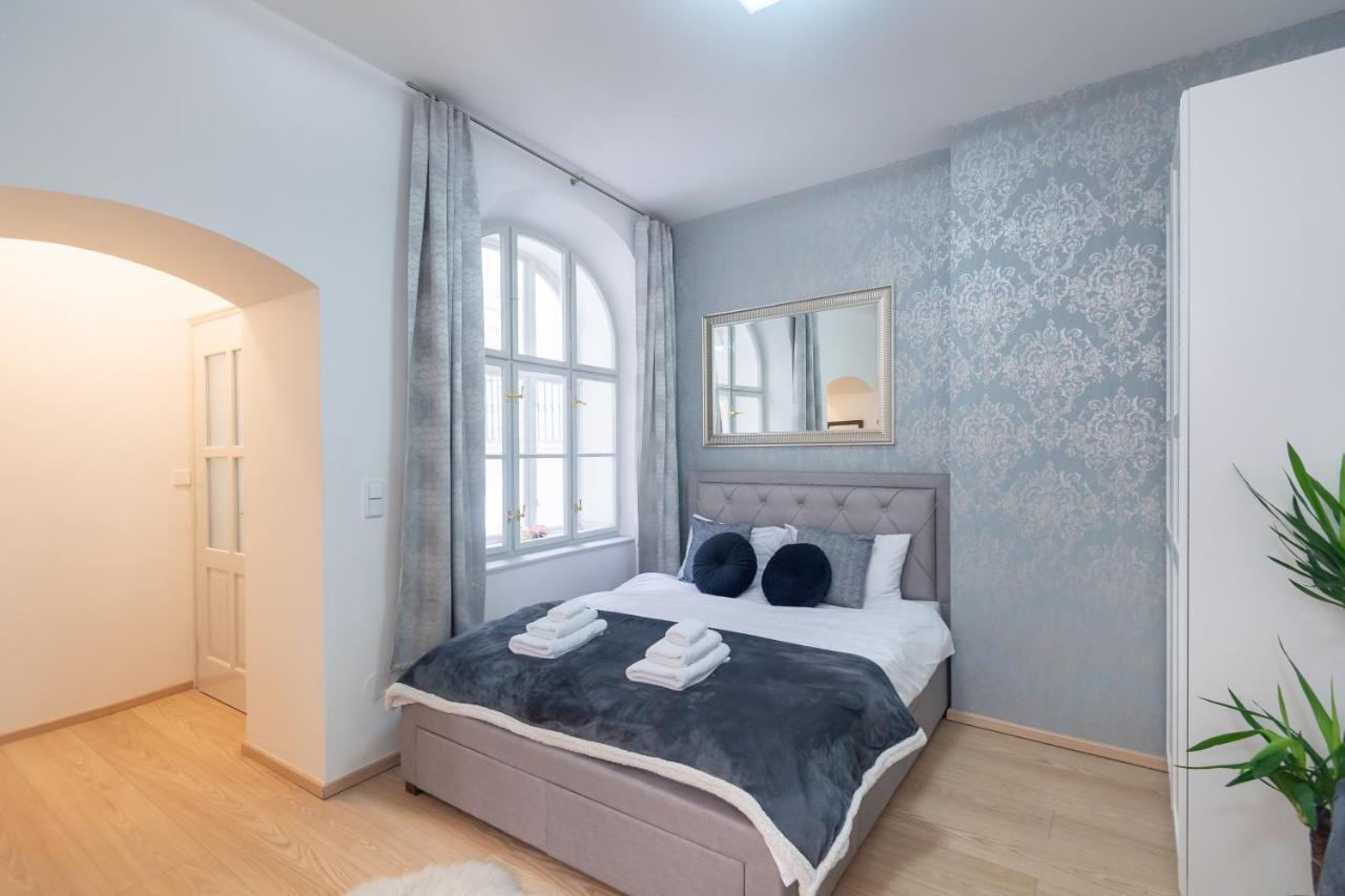 Quiet Apartment In The Heart Of Old Town Centre Praha Bagian luar foto