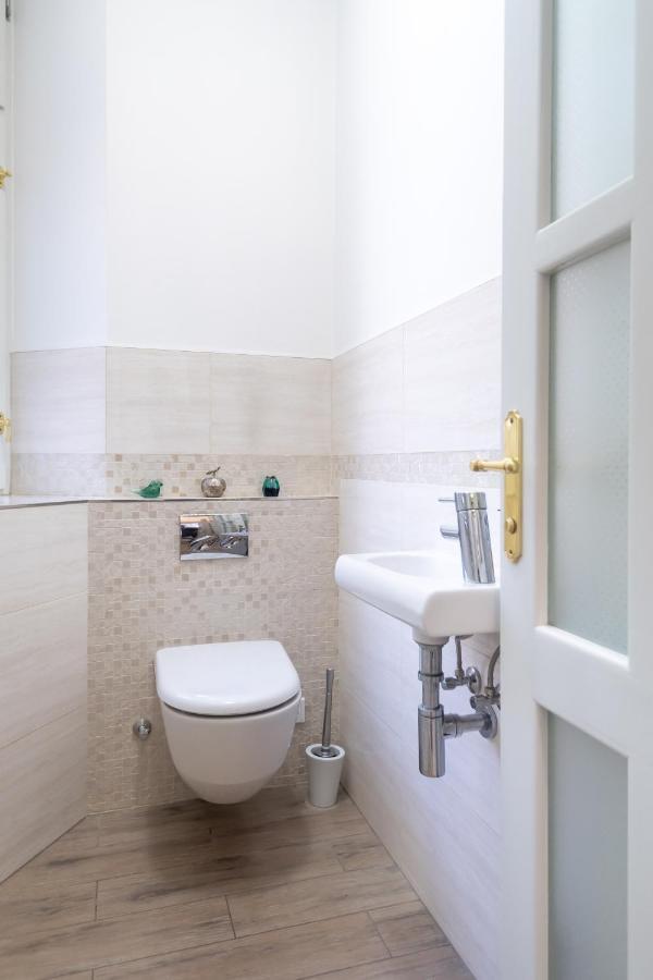 Quiet Apartment In The Heart Of Old Town Centre Praha Bagian luar foto