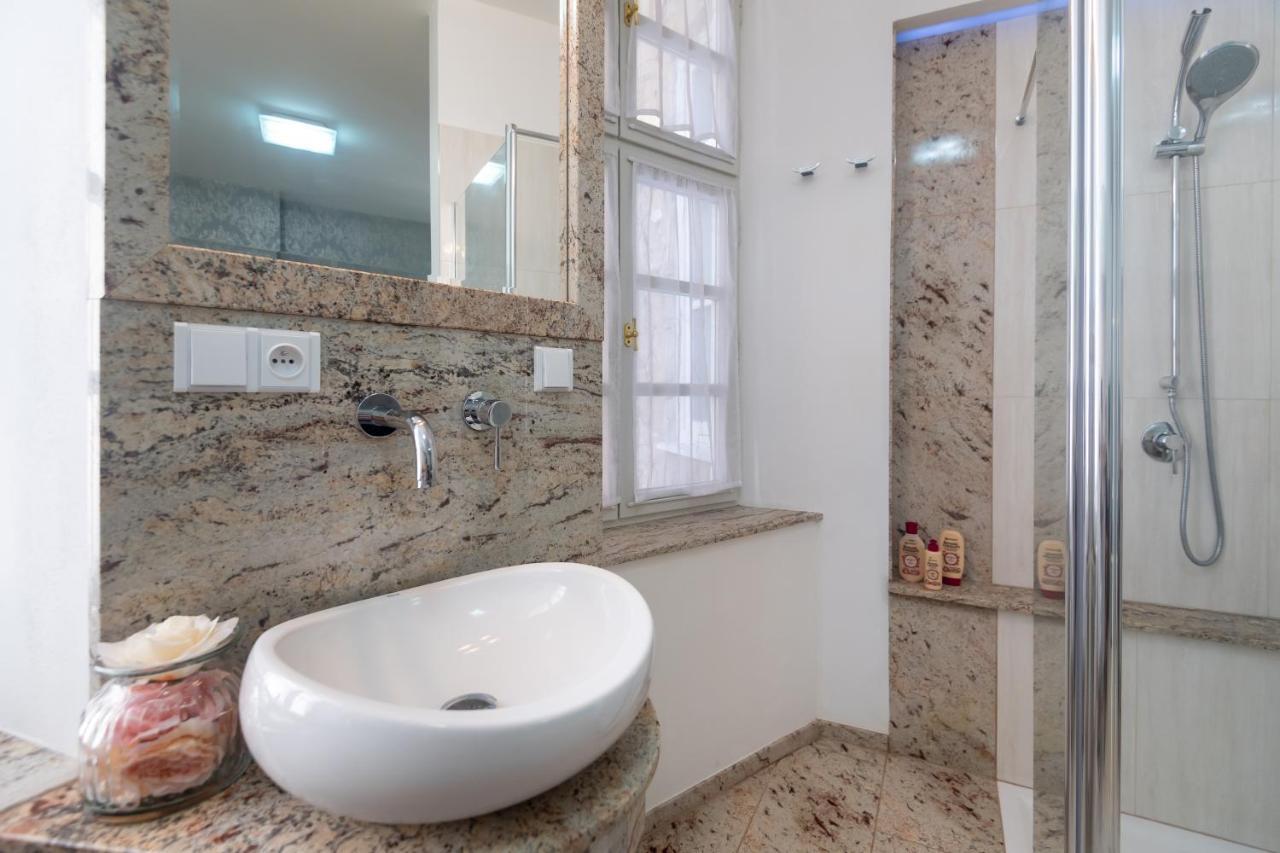 Quiet Apartment In The Heart Of Old Town Centre Praha Bagian luar foto